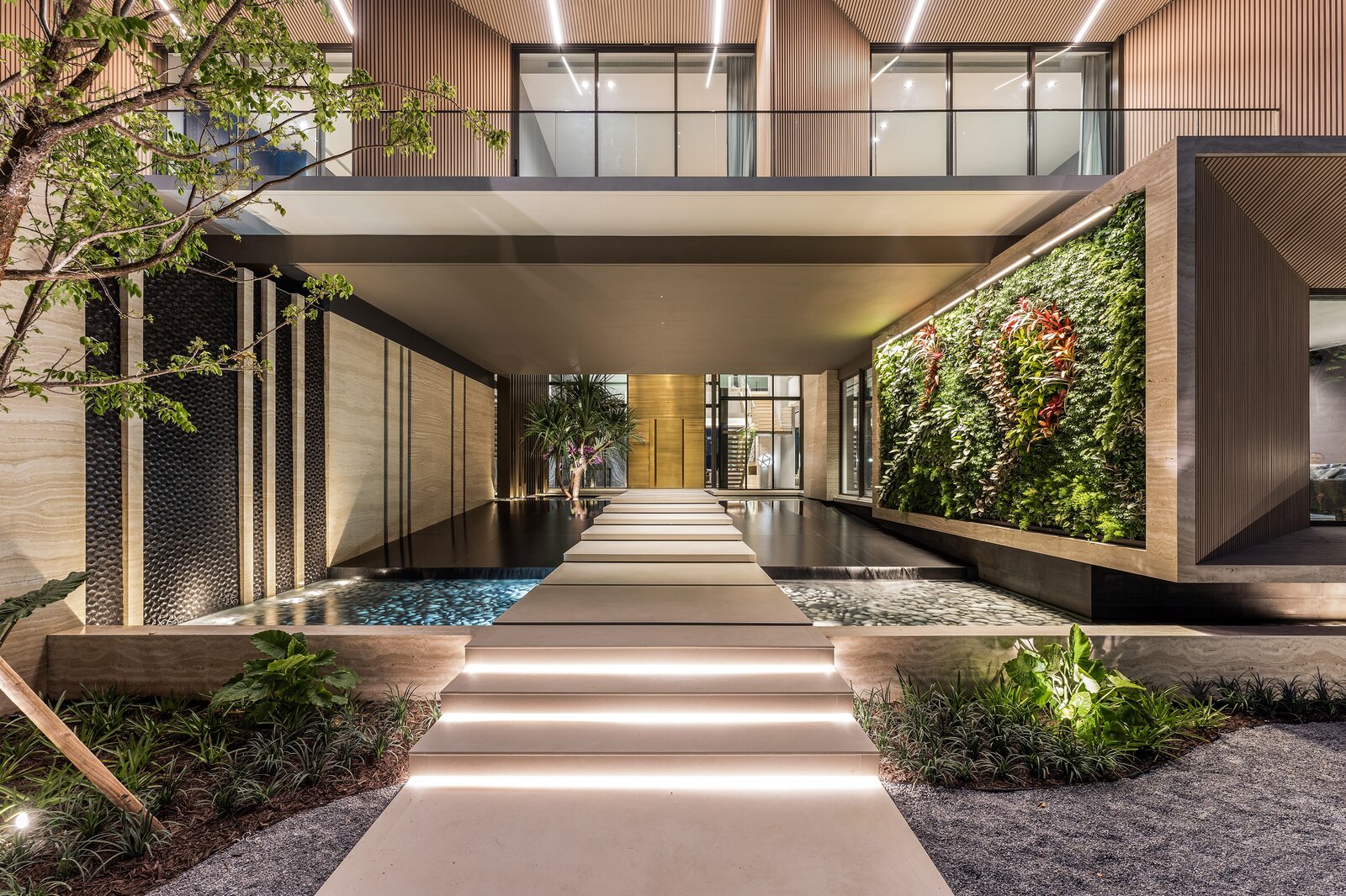 Photo 5 of 16 in La Gorce Island Residence by Choeff Levy Fischman Dwell