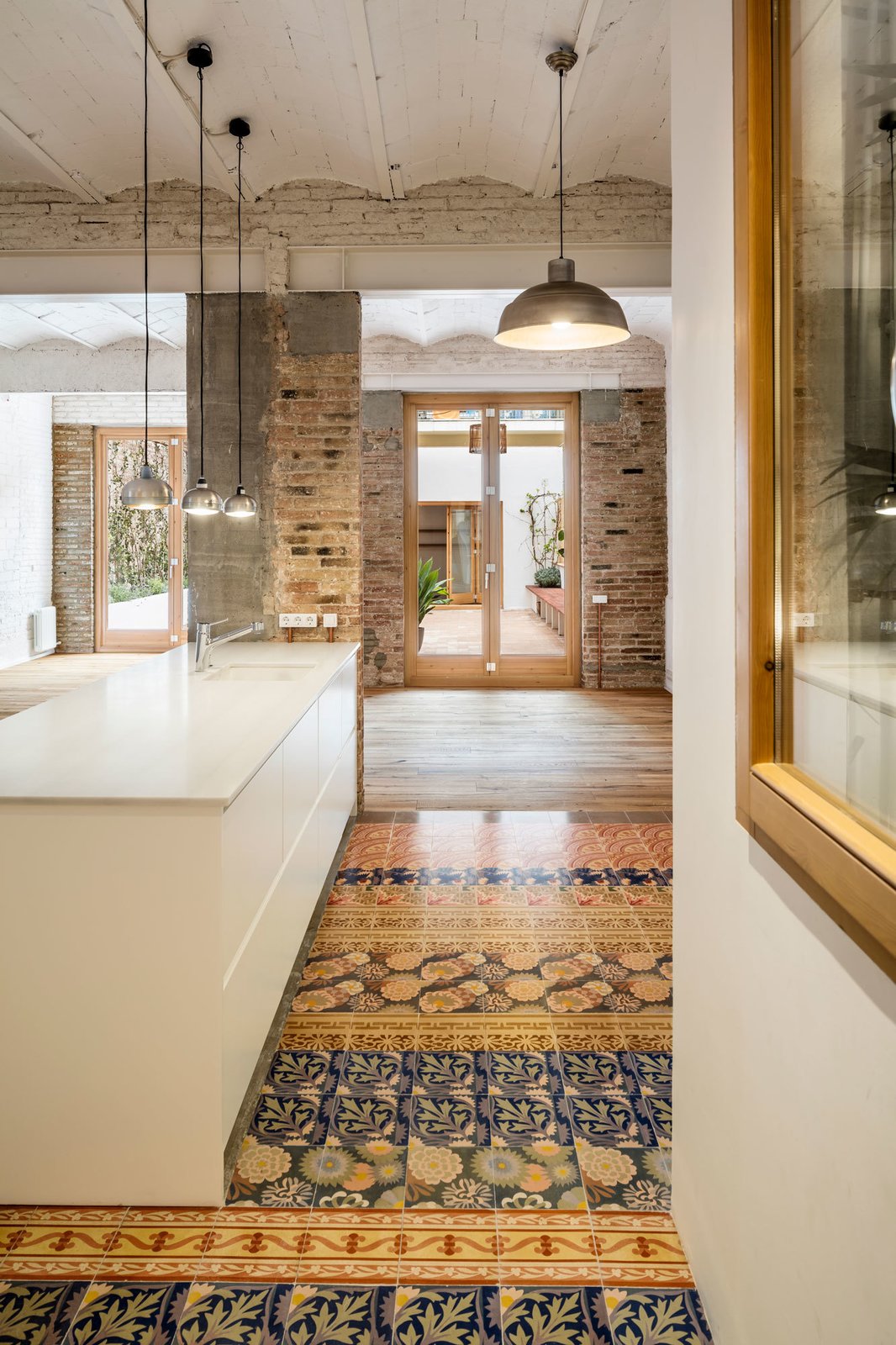 Stunning Elegant Apartment Renovations With Tile image