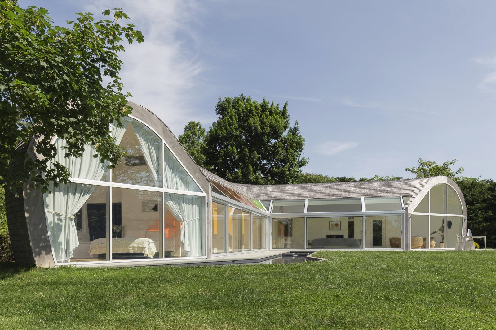 Photo 4 of 18 in Colored Skylights Help Tell Time in This Curvaceous ...