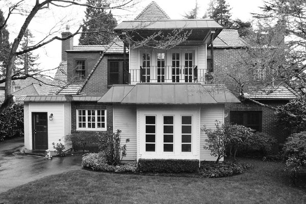 Before: Backyard access was confined to the mudroom entrance, and the sightlines were segmented. 