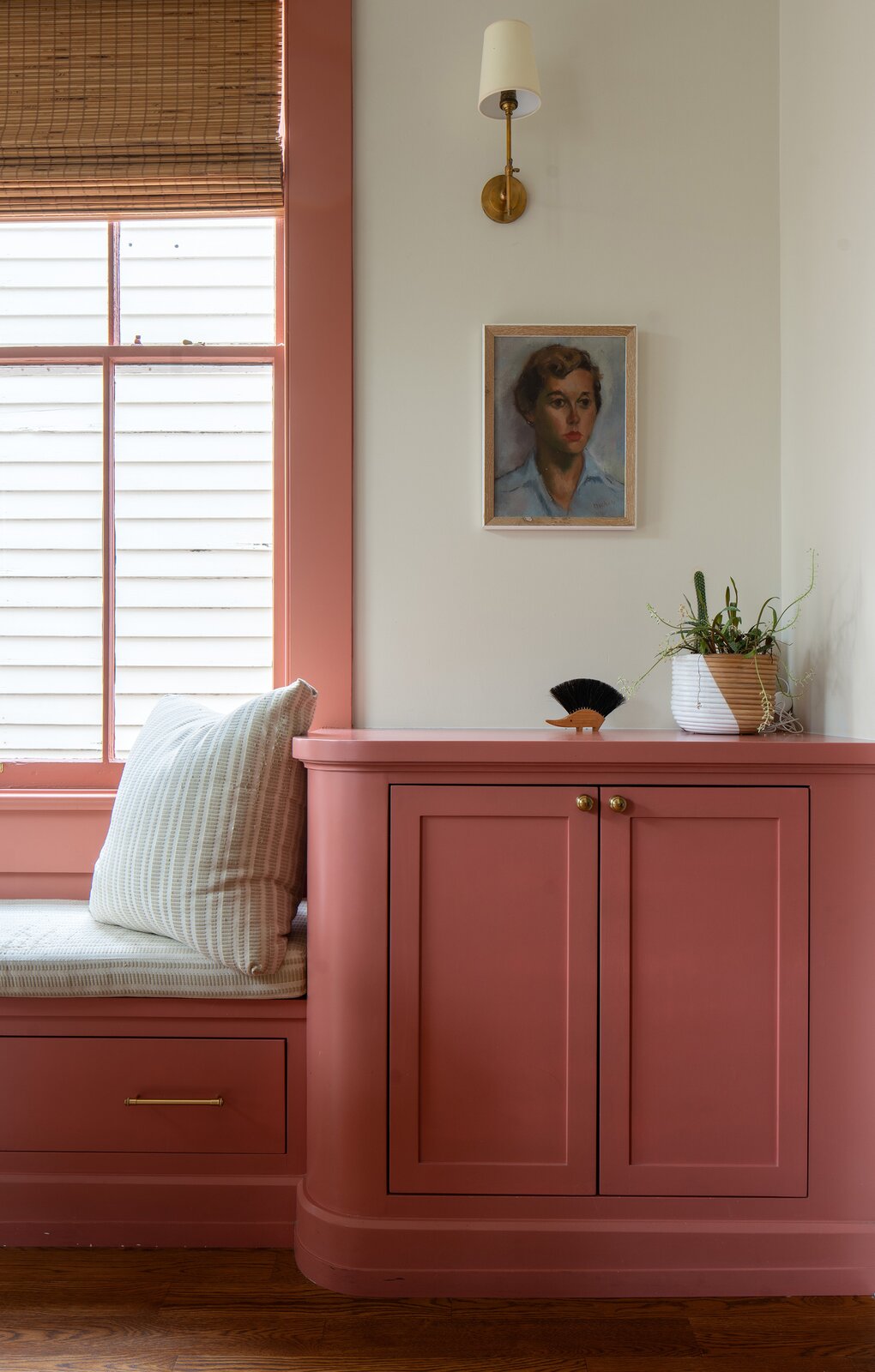 The breakfast room’s storage was purposefully designed for the children’s belongings. 