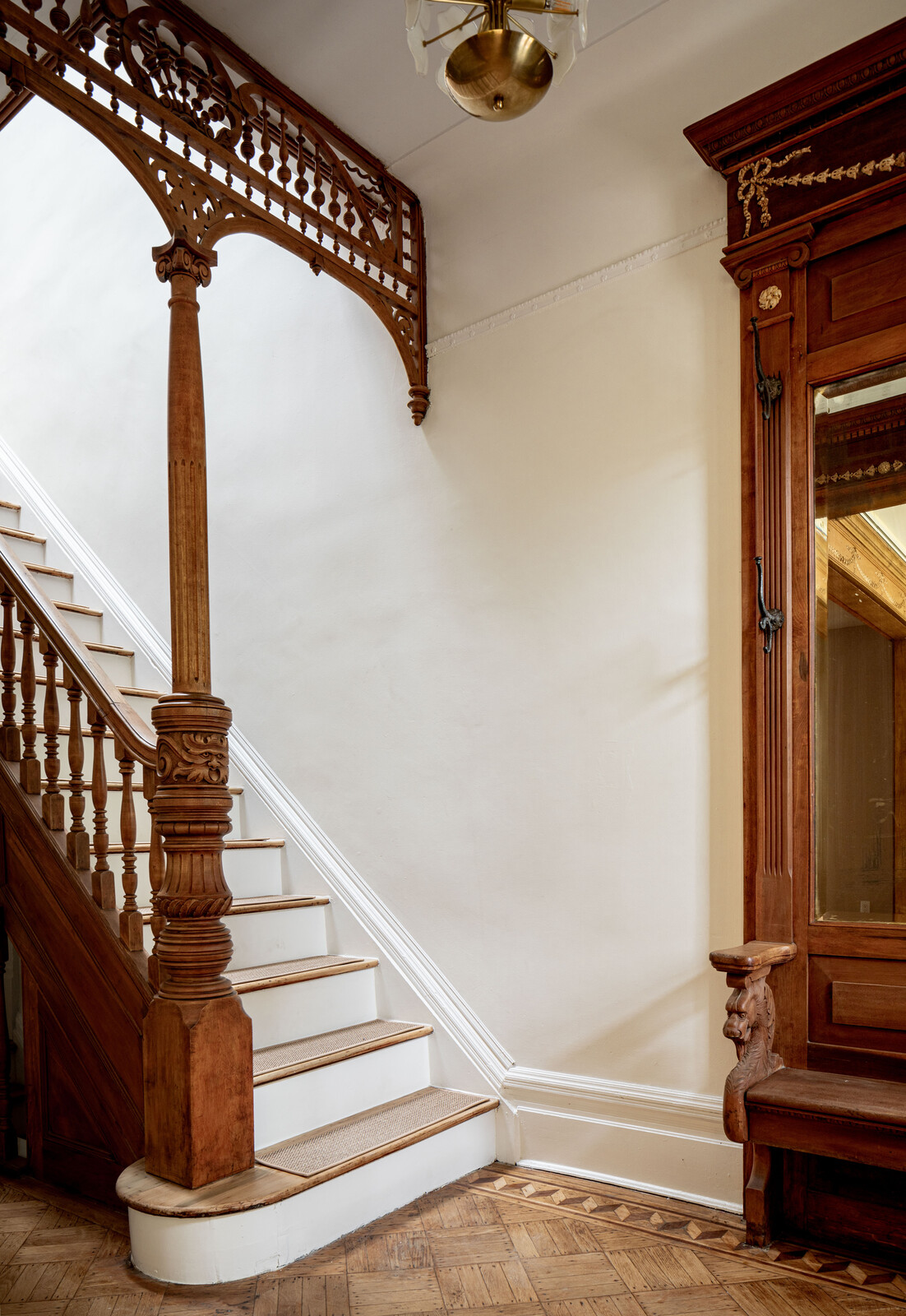 Benjamin Moore "White Dove