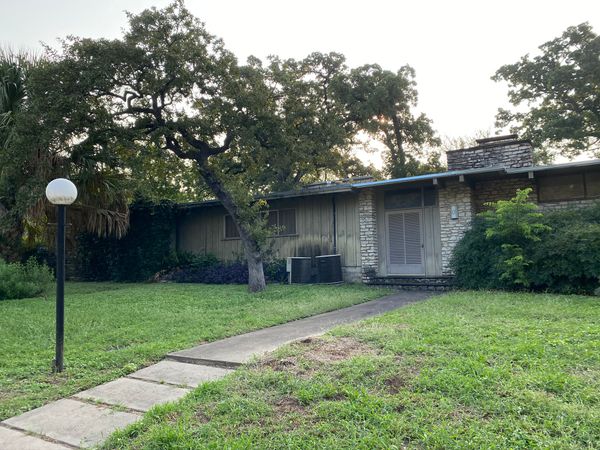 Before: This house in the Hyde Park neighborhood of Austin, Texas was originally designed by architect George L. Walling and built in 1950.