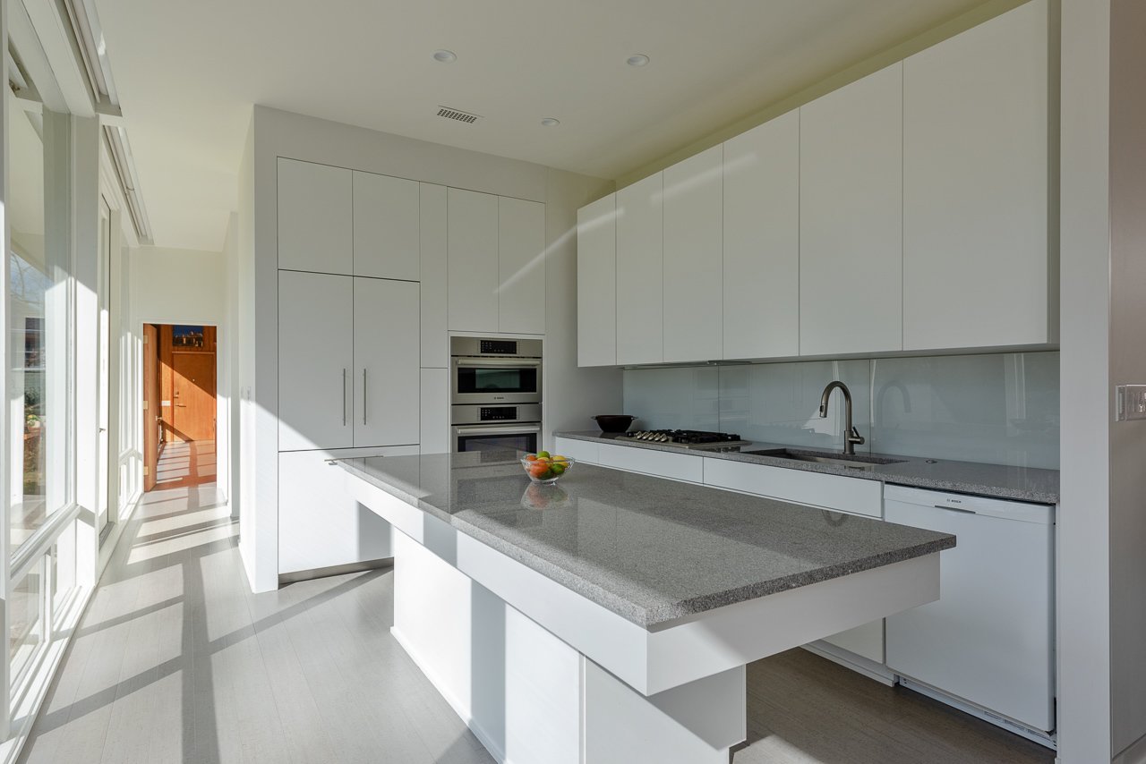 Photo 4 of 15 in A Rare Midcentury Modern Home Lists For Under 1.5M in