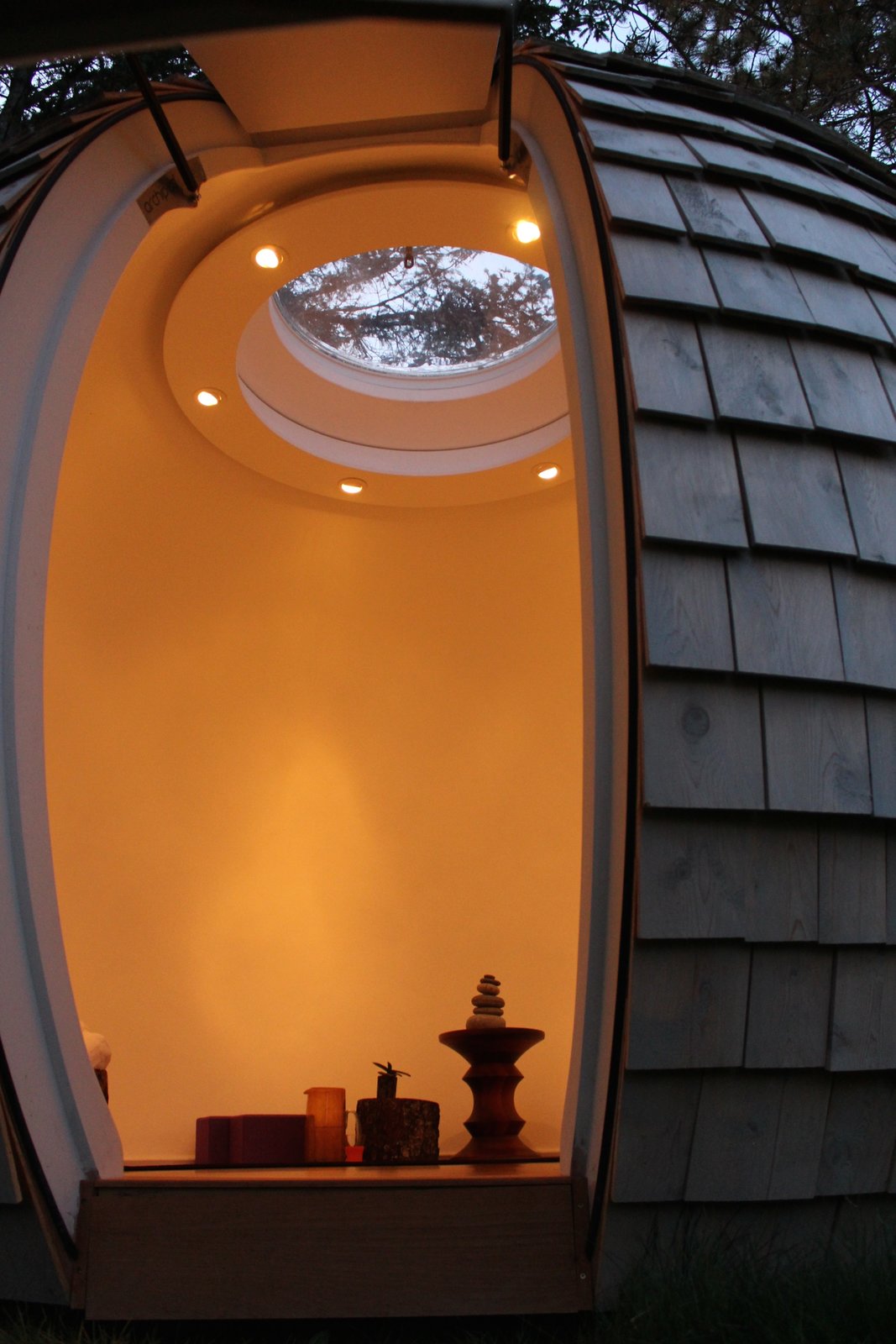 Inside the pod. Makes a perfect meditation/yoga retreat!