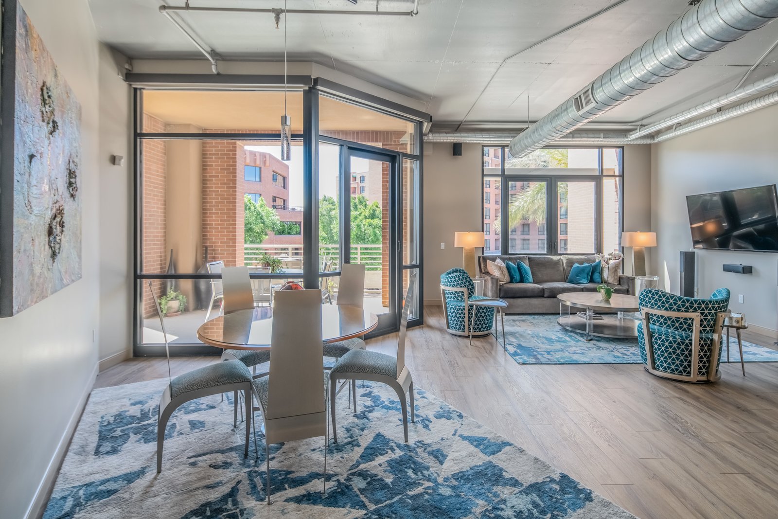 Photo 3 of 6 in Scottsdale Loft by Yvette Craddock Dwell