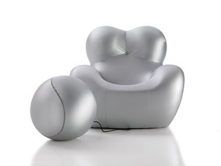 In 2000, Up was reengineered and relaunched in silver and other colors. 