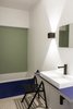Bathroom with recurring blue details. Photo 6 of Raphaël modern home