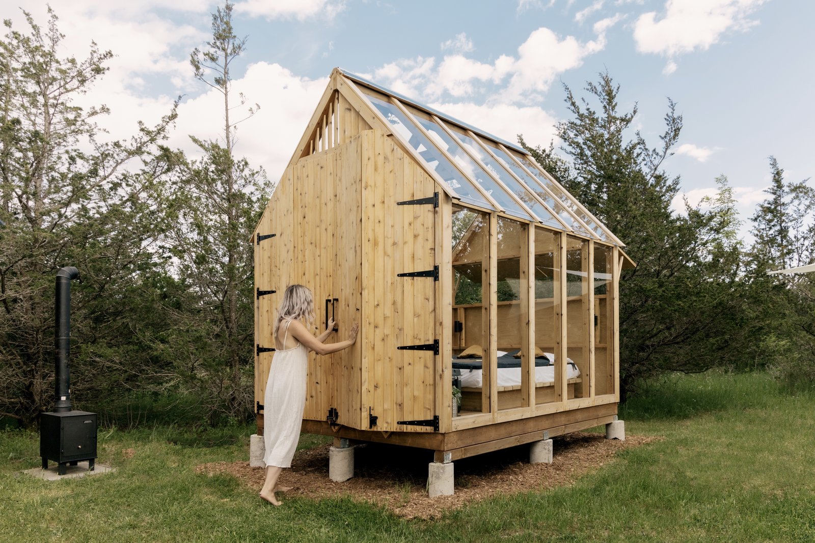 Eco Friendly Off Grid Glass House photo