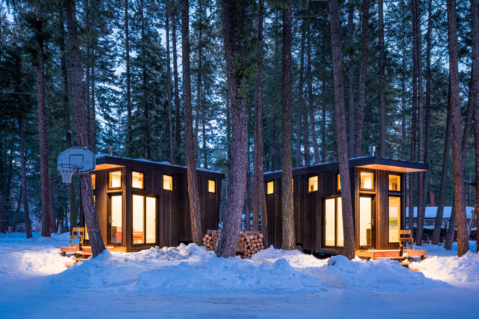 Upon relocating to the Methow Valley, a family finds their compact cabin to be a little too cozy—so they roll up their sleeves and break ground.