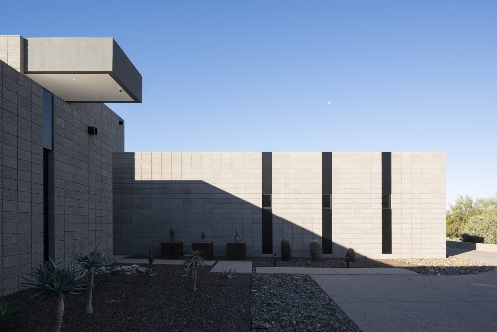 entry court