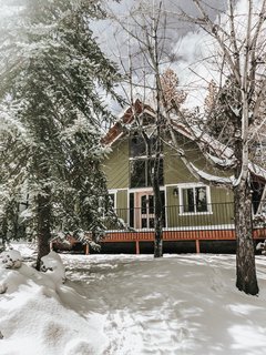The Kitchy Cabin exterior, also in avocado green.