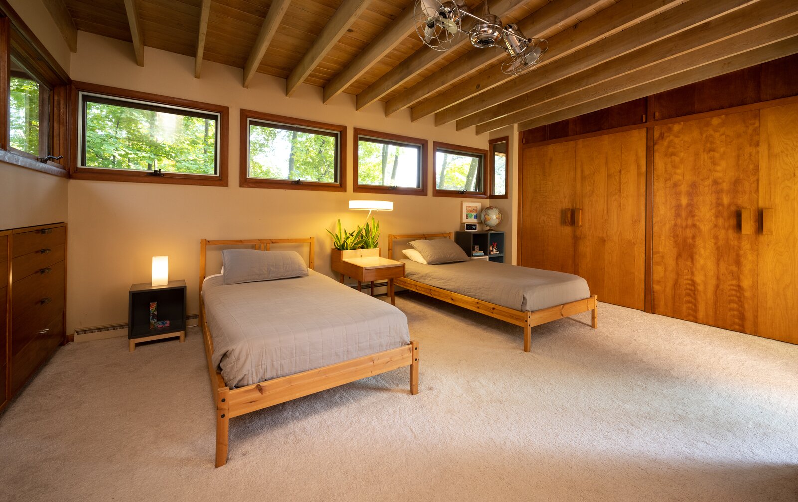 Photo 6 of 11 in A New York Midcentury With Custom Herman Miller