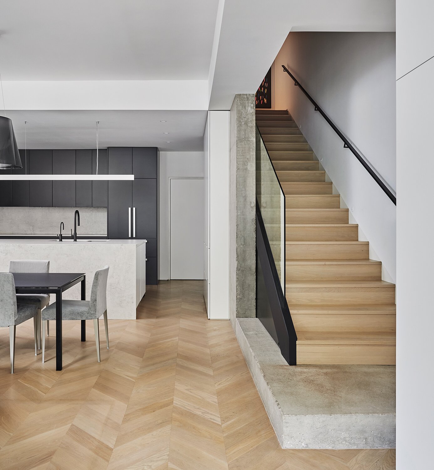 Photo 4 of 10 in Soldier Field House by Collective Office Architects