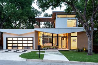 Inverse House Modern Home In Barton Hills Austin Texas By Coxist