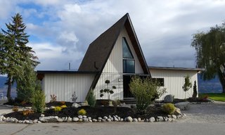 The result of a year-long renovation, this modified A-frame overlooks the fantastic hills of Okanagan’s wine country.
