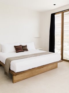 All rooms are fitted with Parachute Home luxurious linen bedding and Luuna custom memory foam mattresses. 