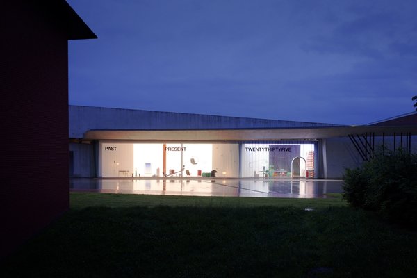 The installation TWENTYTHIRTYFIVE is open to the public from June 13 to July 31 at Fire Station on the Vitra Campus.