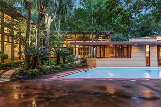 The extension improves the livability of the Thaxton House, which had very small parallelogram-shaped bedrooms and bathrooms.