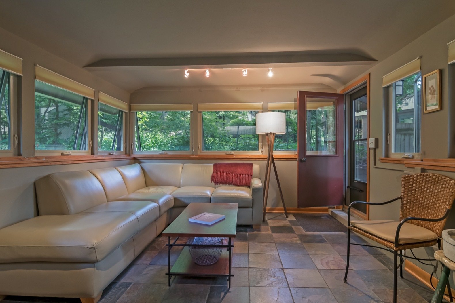 Photo 15 of 18 in A SunflowerInspired Dome Home by a Frank Lloyd