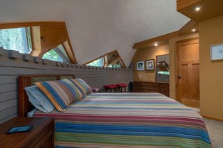 Both bedrooms have custom window vents. Note how the bedroom walls stop short of the domed ceiling as Dresser intended.