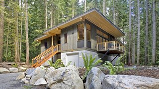 Method Homes’ Method Cabin is one of their most popular models. Designed by Prentiss + Balance + Wickline Architects, this customizable prefab series ranges from 1,200 to 2,800 square feet.