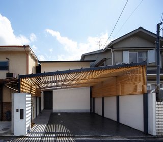 Named the House in Kyoto after its location, the residence for a family of five is located in a dense yet quiet residential neighborhood.