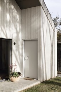 For a playful touch, the front door features a MadeMeasure Stacked door handle.