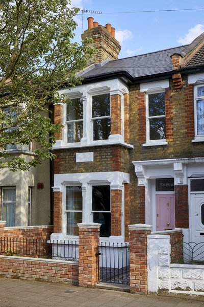 The couple wanted their house to set a high standard in the London borough of Newham—an area that has long struggled with quality of housing. "We purchased the property due to the fact that it was originally a poorly looked after HMO (House of Multiple Occupancy) and needed a lot of TLC," explains Richard. "The house had so much going for it—you just had to look hard!"