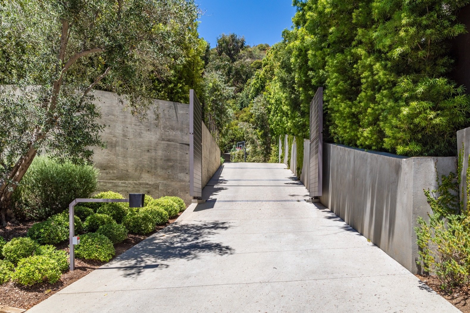 Photo 1 of 15 in Will Lists His PrefabHybrid Home in Beverly