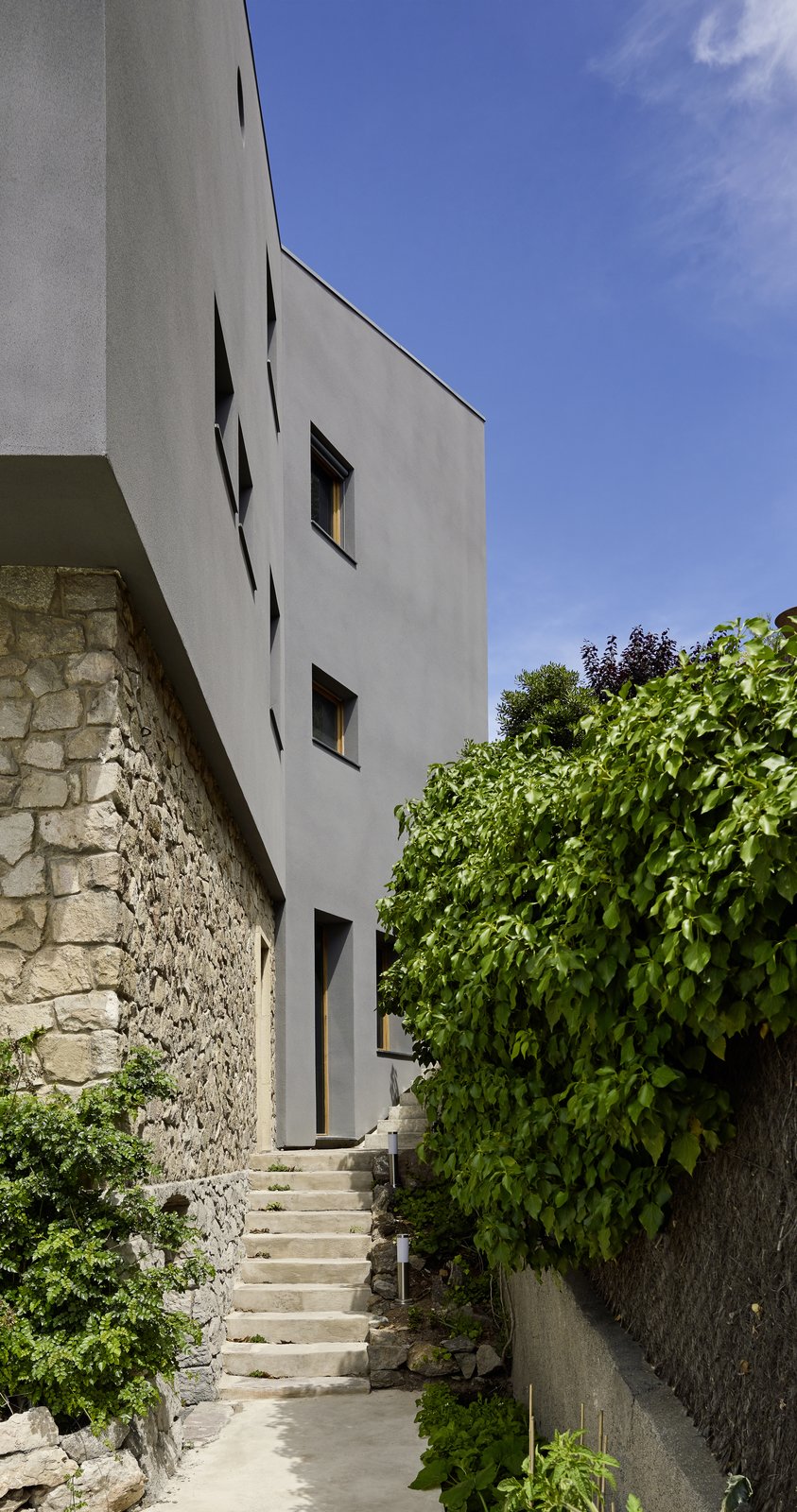 Photo 3 of 14 in Creueta House by ZEST architecture - Dwell