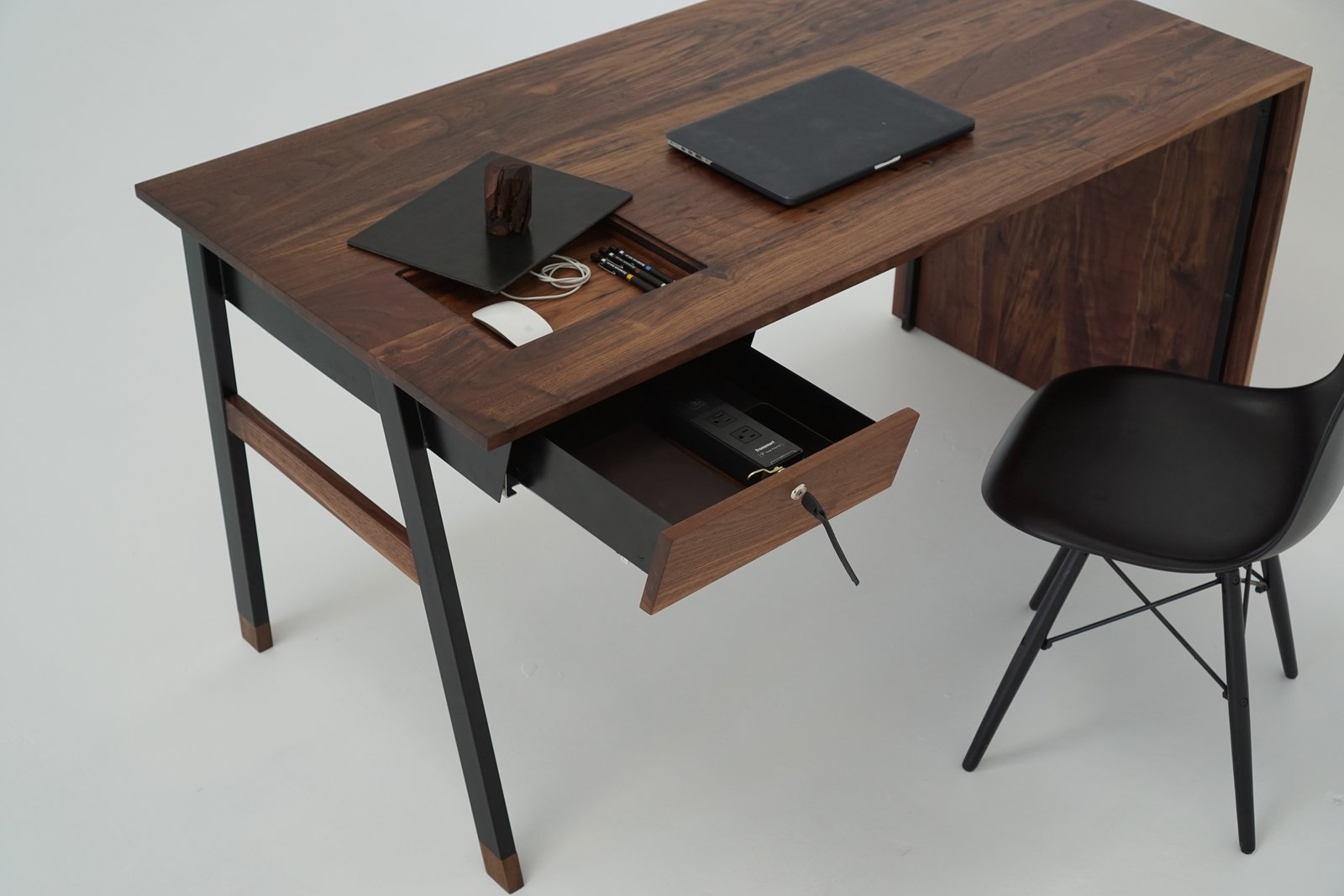 Photo 5 of 11 in Waterfall Desk by Sean Wooolsey Studio - Dwell