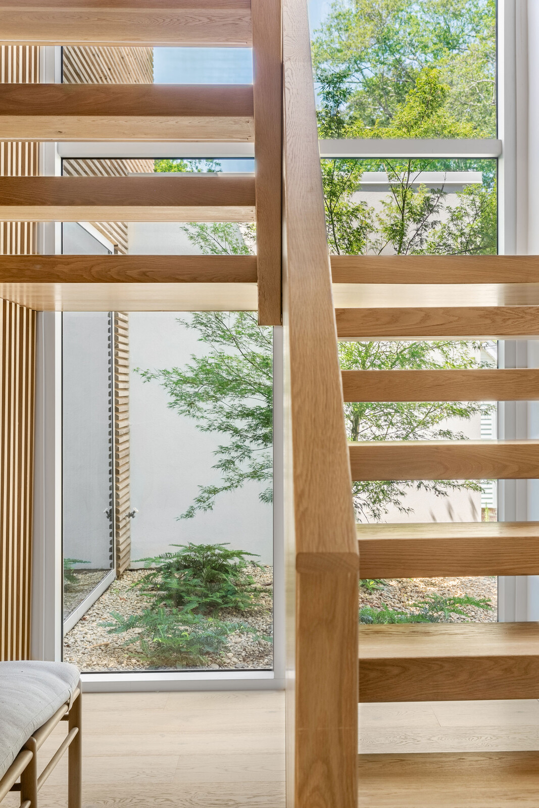 Photo 18 of 70 in blom 22 by BLOM Design Studio - Dwell
