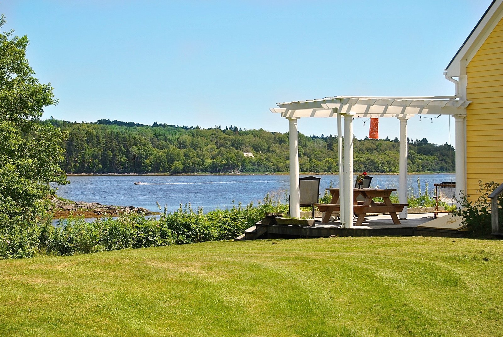 Photo 18 of 23 in Featherbed Island House. Bayfront Vacation Rental by