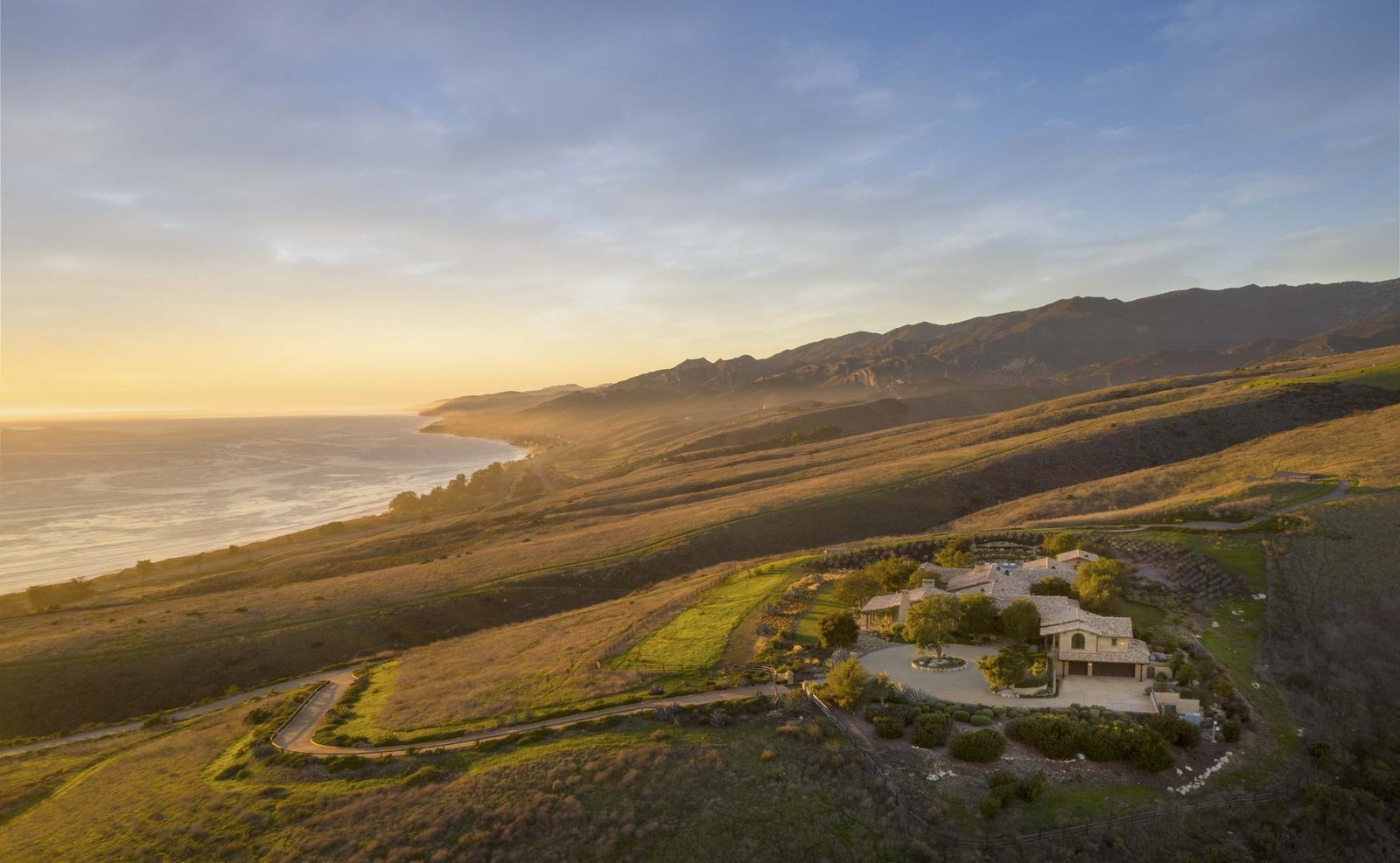 14000 Calle Real (1 Photo) Dwell