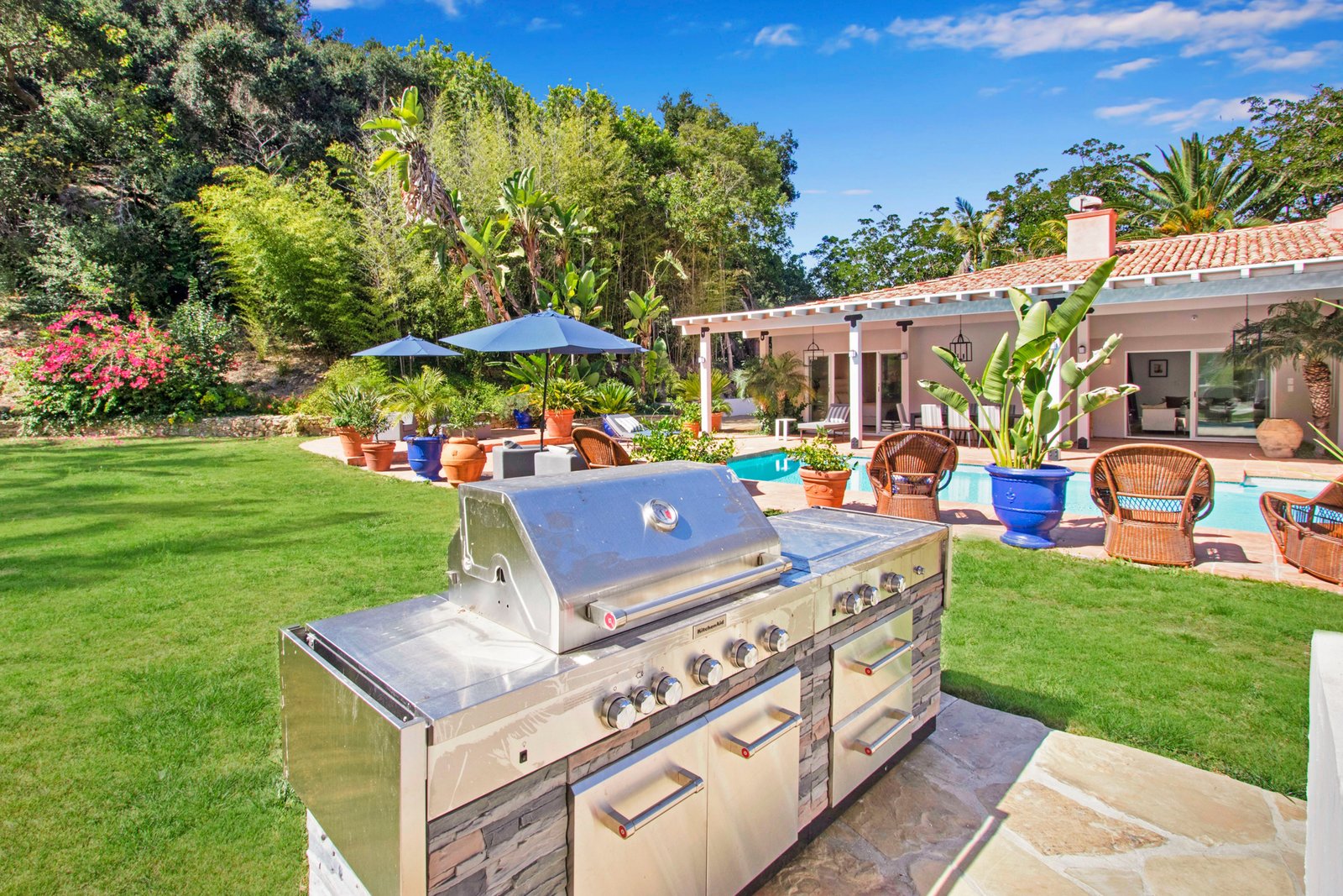 Photo 4 of 9 in 9696 Antelope by Miguel Covarrubias Dwell