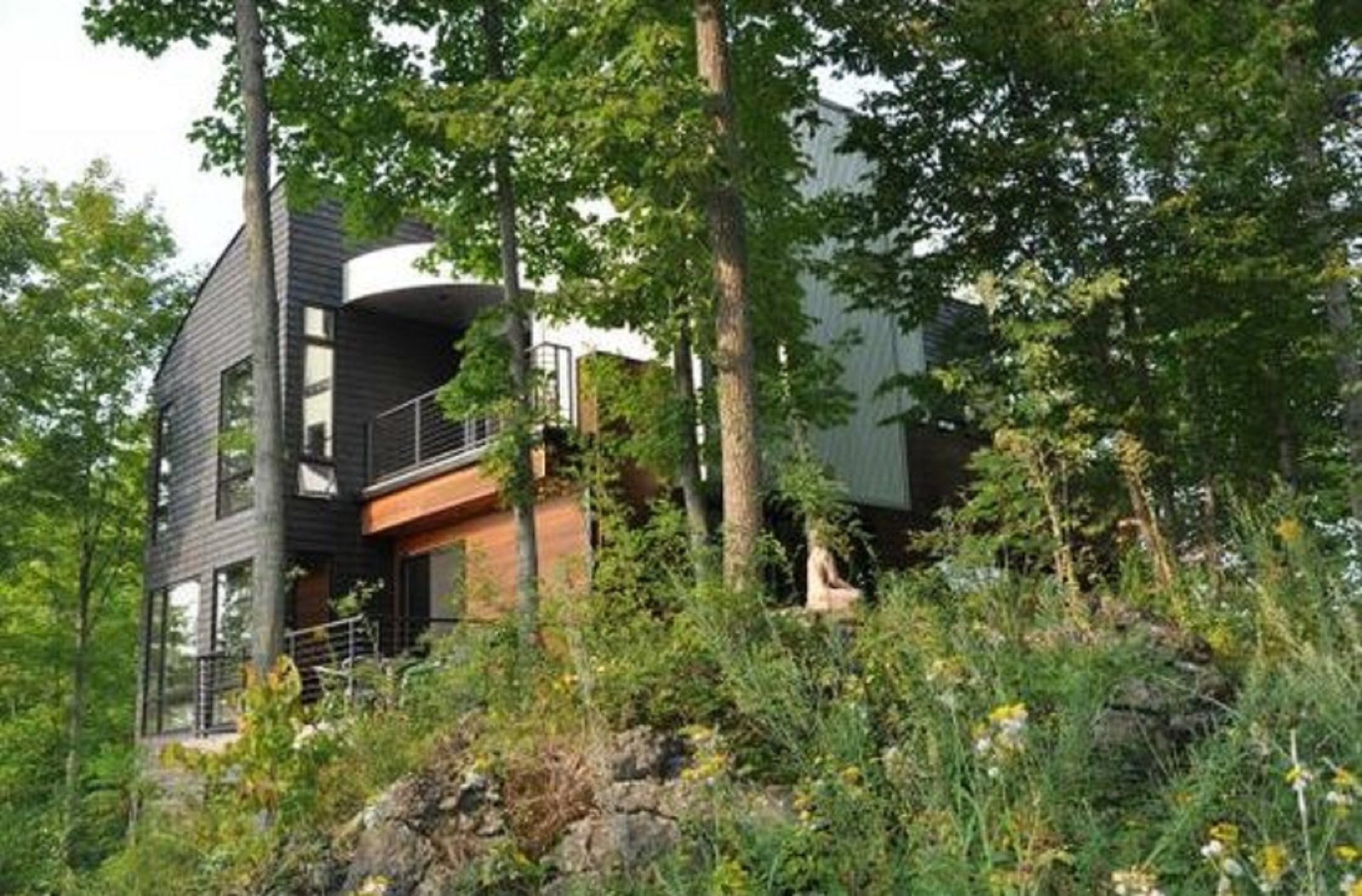 Photo 1 of 19 in Crow Hill Farm by Thomas Paron Dwell