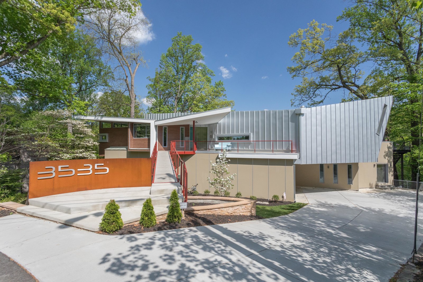 Photo 10 of 12 in Jafari Residence by Mario Pareja Dwell