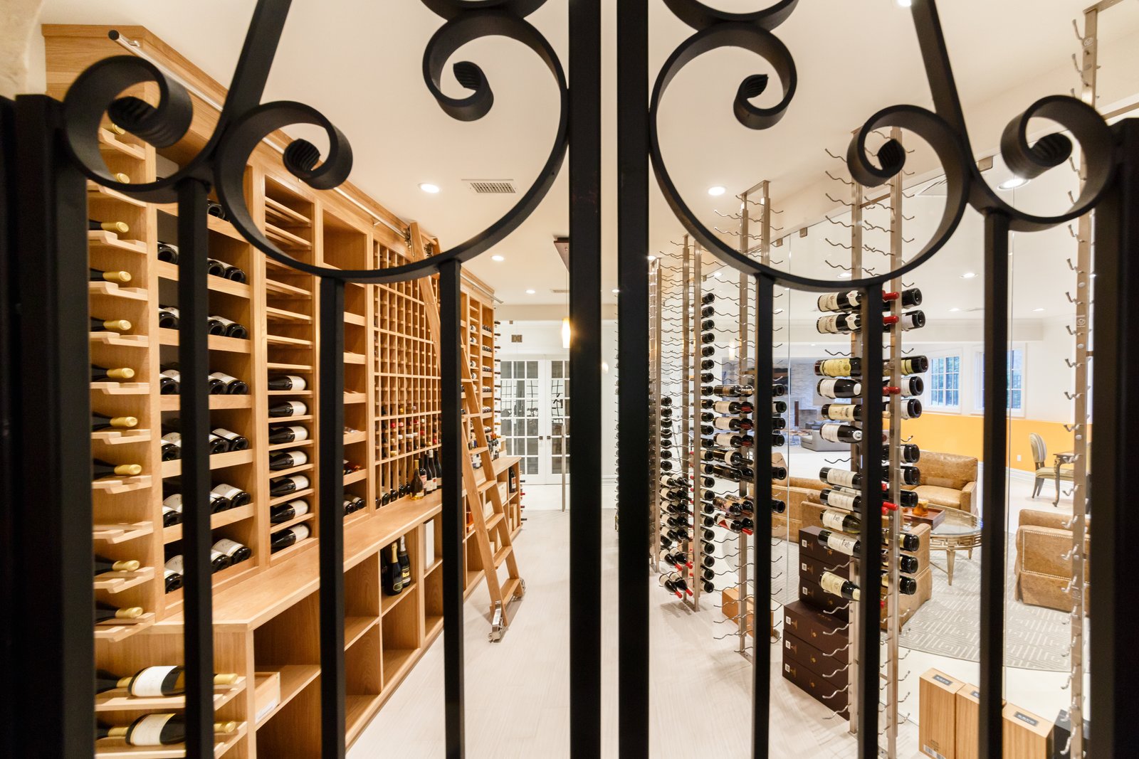 Photo 4 of 5 in Glass wine room by Joseph and Curtis Custom Wine