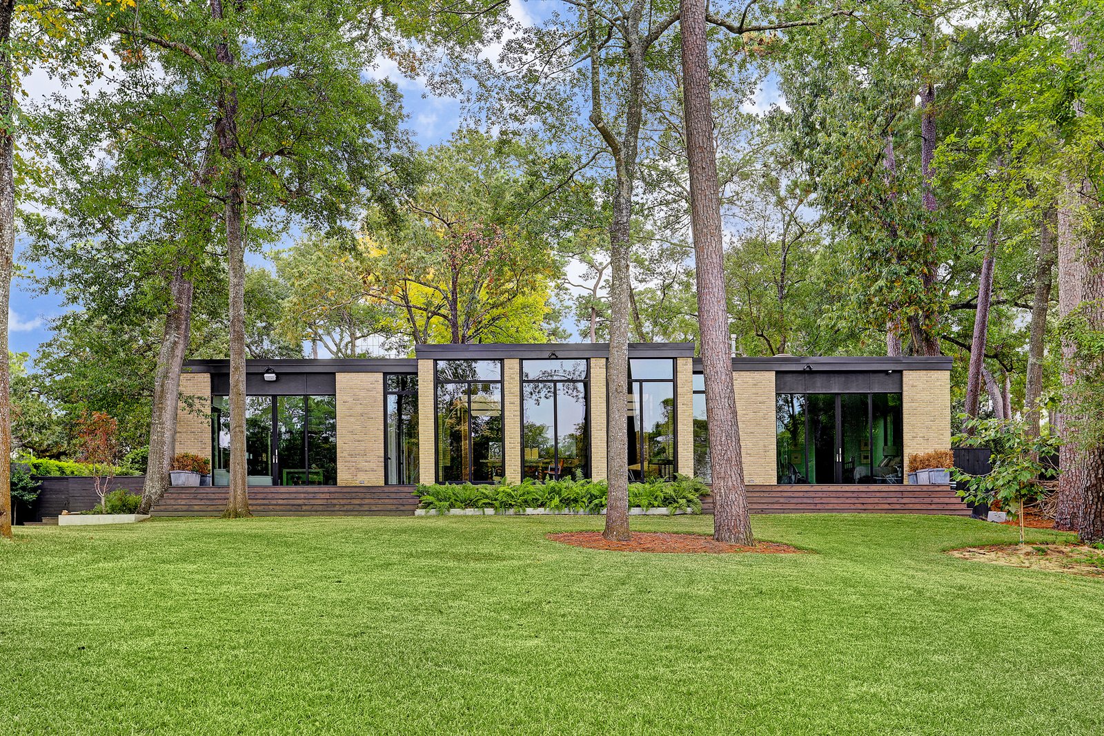 Renovated Mid Century by Renowned Houston Architect posted by Mike… Dwell