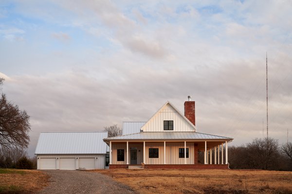 Okc Farmhouse Modern Home In Oklahoma City By Scharbach On Dwell Okc Farmhouse Modern Home In Oklahoma, Building A Farmhouse