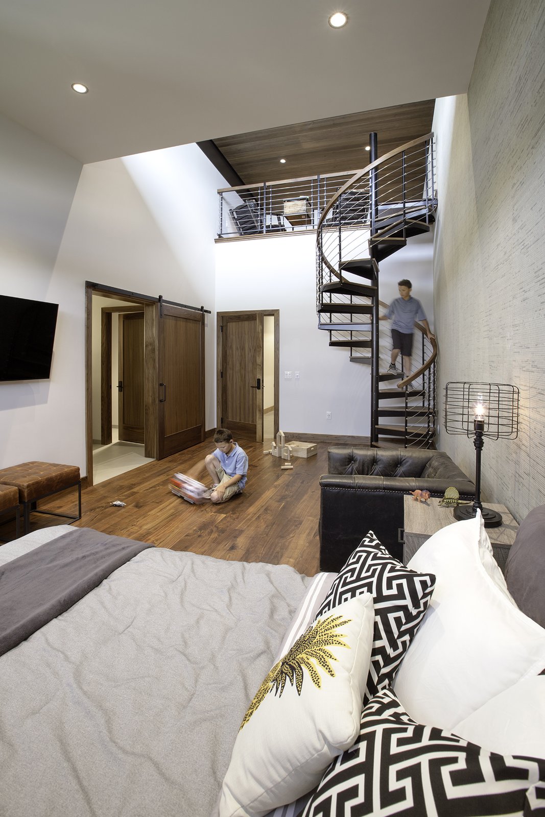 Photo 9 of 10 in Thompson Lake House by Cushing Terrell Dwell