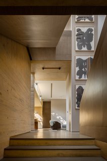 The house’s concrete construction allows its geometry to shine. 