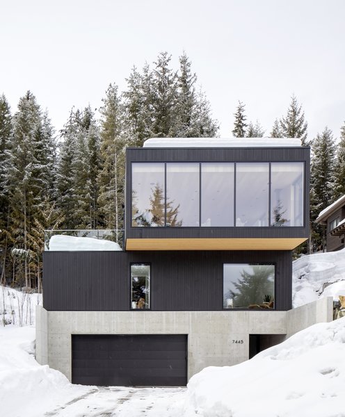 The home’s third floor is cantilevered to offer better views and to create an outdoor terrace for the family to enjoy in the warmer months.