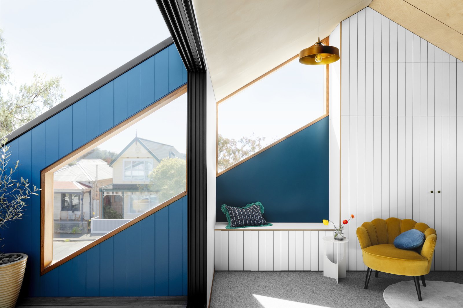 Articles about rough-sawn-cedar-weatherboards on Dwell.com - Dwell