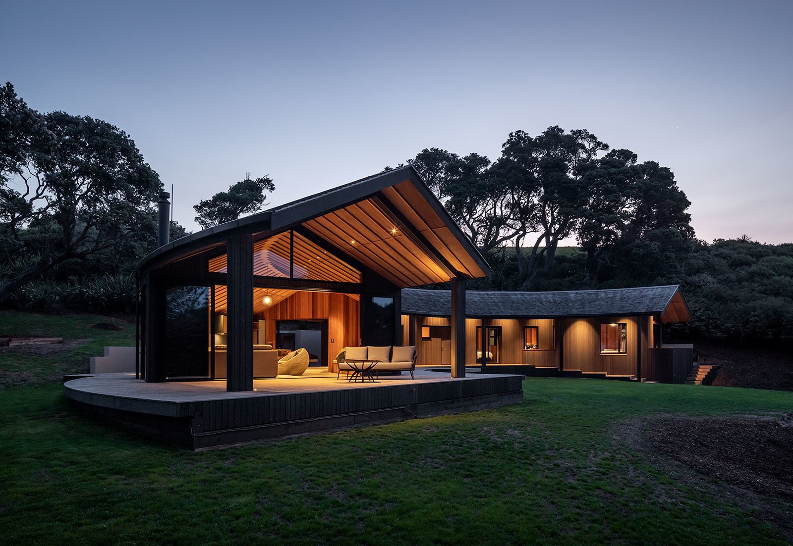 Photo 16 of 18 in A Curved Holiday Home Nestles Into a Spectacular