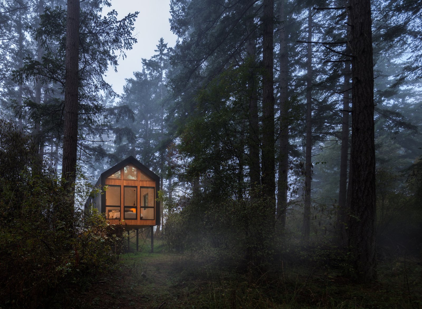 Photo 5 of 24 in An OutdoorsLoving Couple Build a Dreamy Retreat in a Pristine Pacific