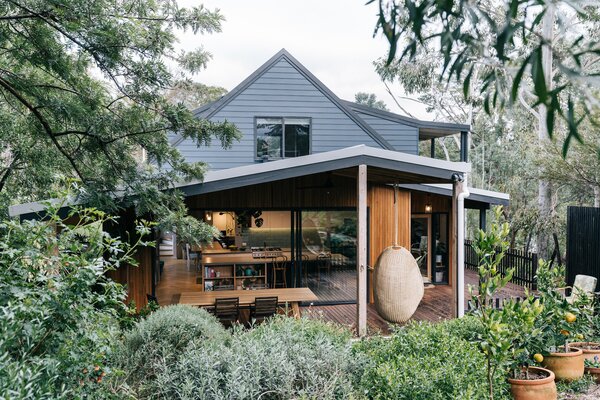 The renovation introduced a new deck, and opened up the living and kitchen areas. 