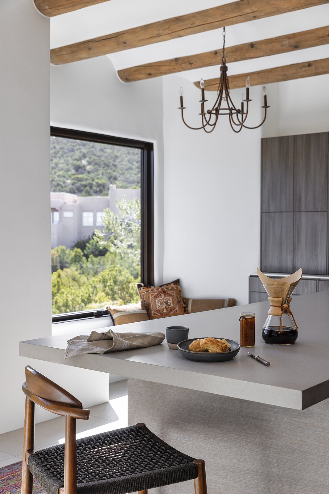 Photo 3 of 14 in A Dilapidated Pueblo-Style House in Santa Fe Gets a ...