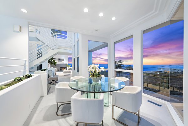 Photo 6 Of 20 In Captivating Endless Coastline Views Dwell